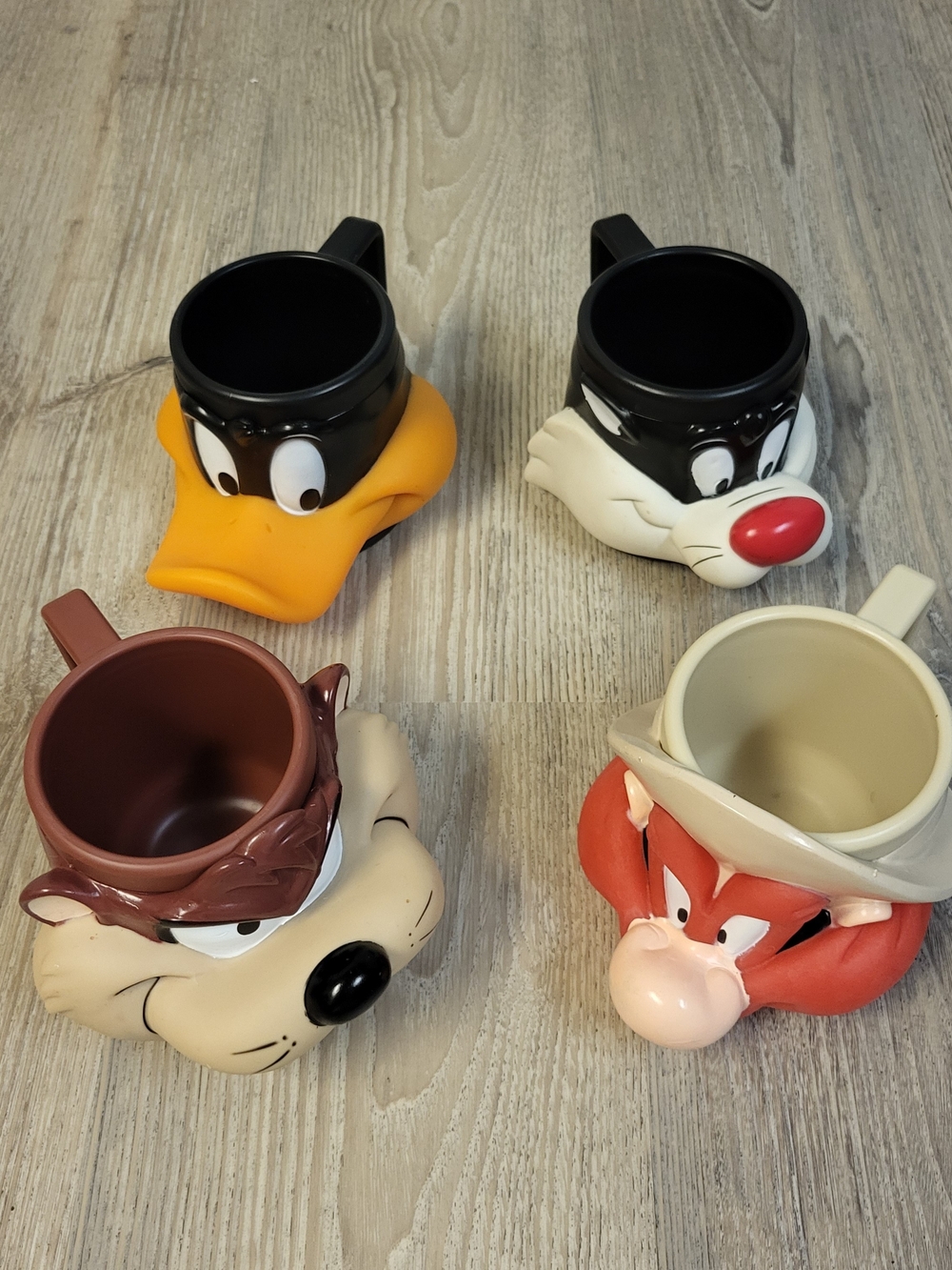 1992 Vintage Looney Tunes Plastic Mugs - Daffy, Sylvester, Taz, Yosemite Sam